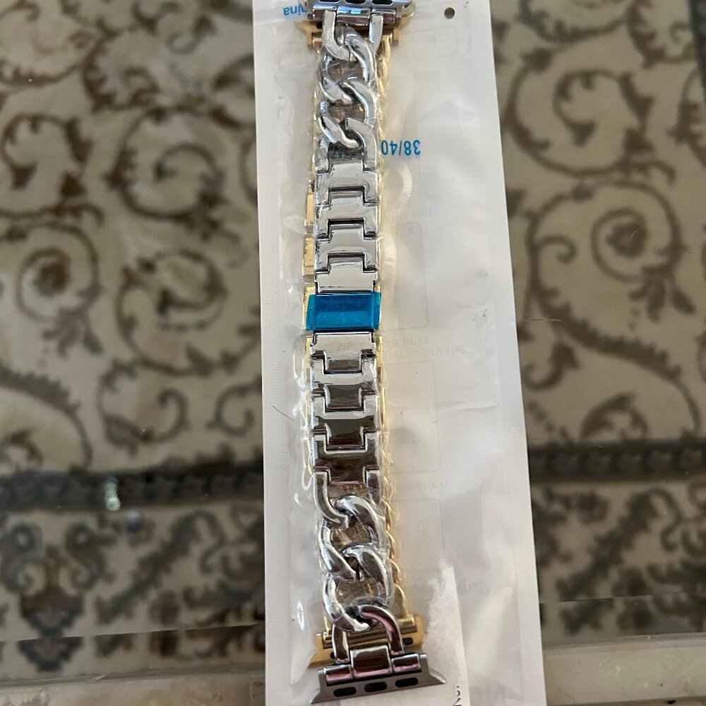 NWT Silver/Gold Apple Watch Band 38/40 Series 7/6/5/4/3/2/1